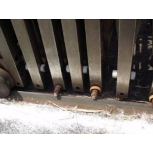 伸縮大門輔助輪脫落更換