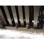 伸縮大門輔助輪脫落更換 - 振東專業捲門工程行