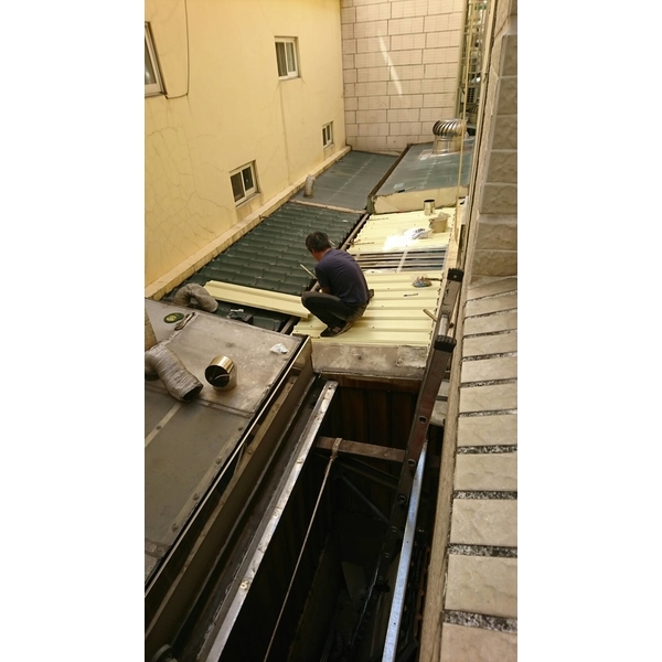 後陽台浪板更換完成