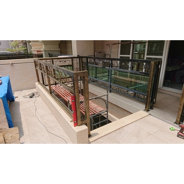 鍛造欄桿 部分修改 安裝,興泰工程行