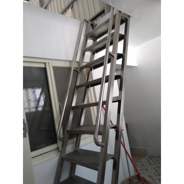 室內不鏽鋼樓梯 室內不鏽鋼樓梯-興泰工程行