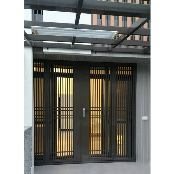 門 門,興泰工程行