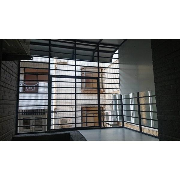 白鐵窗 加平台 白鐵窗 加平台,興泰工程行