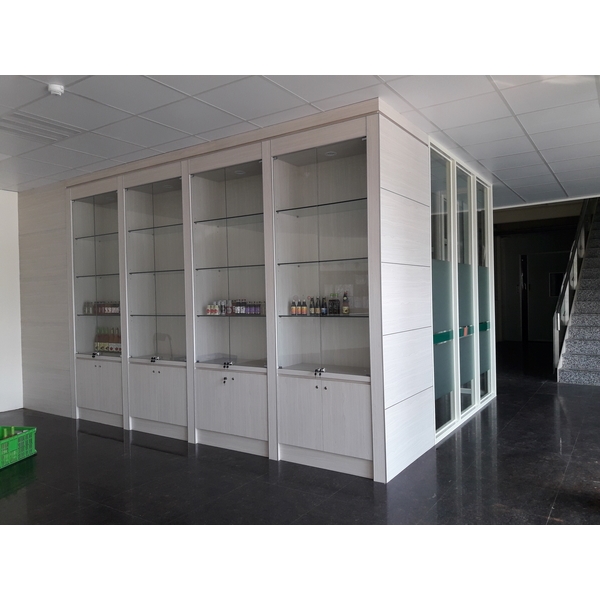 廠房木工訂製展示櫃,灃泉土木包工有限公司