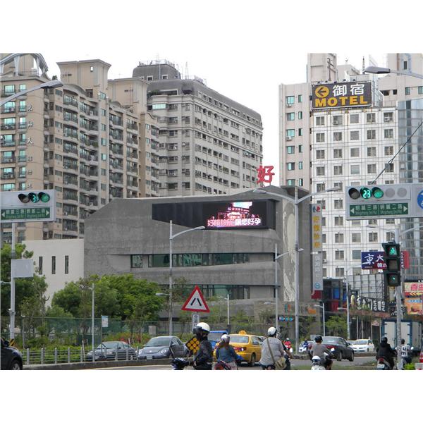 室外P20-RGB全彩電視牆