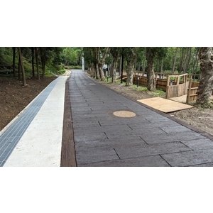 仿枕木步道及鋪面