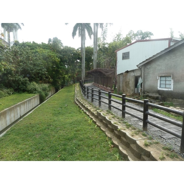 仿木欄桿及枕木步道-三榮建材工業股份有限公司