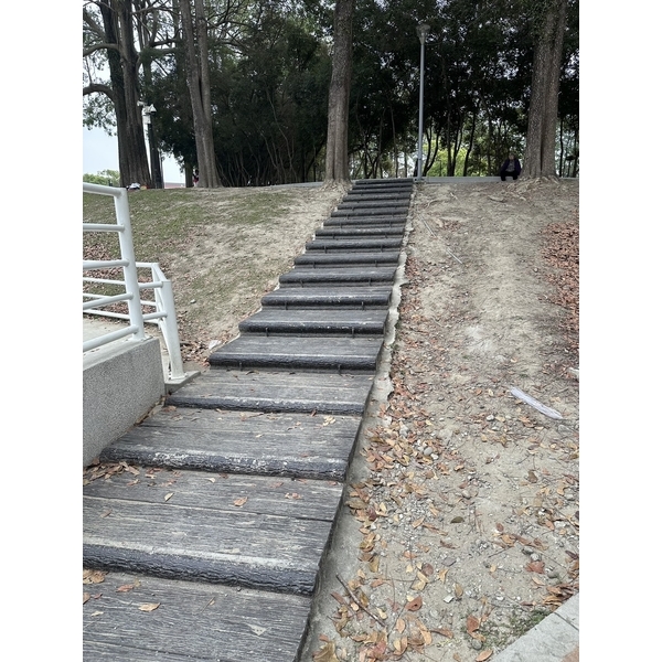 仿枕木階梯-三榮建材工業股份有限公司