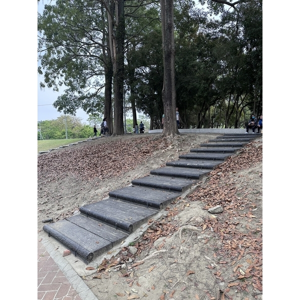 仿枕木階梯-三榮建材工業股份有限公司