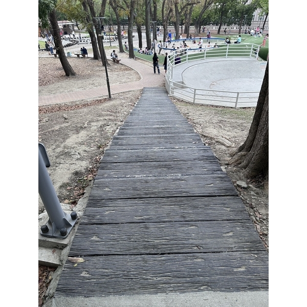 仿枕木階梯-三榮建材工業股份有限公司