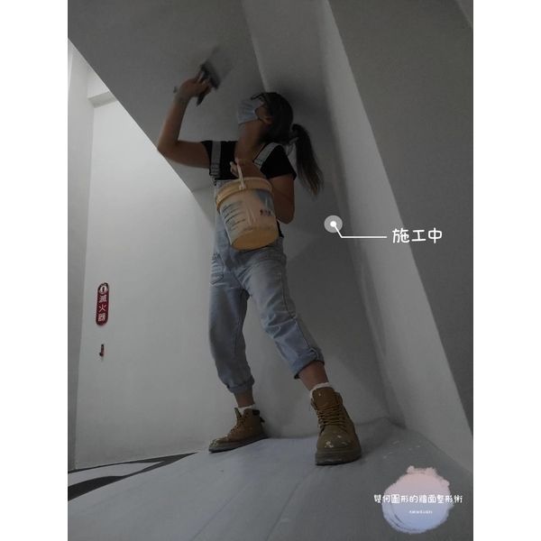 透天雙車庫-造型拼色牆