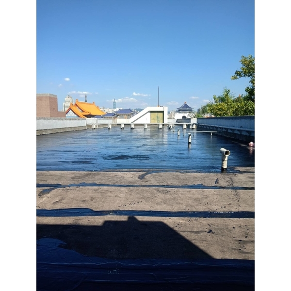 屋頂抗拉油毛氈防水施工