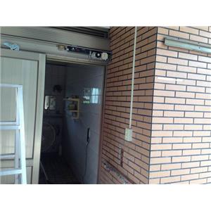殘廁自動門施工中