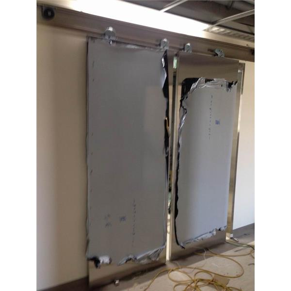 鉛板自動門完工