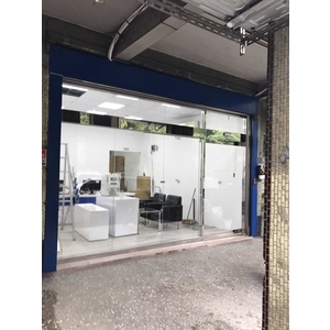 不鏽鋼亮面玻璃自動門