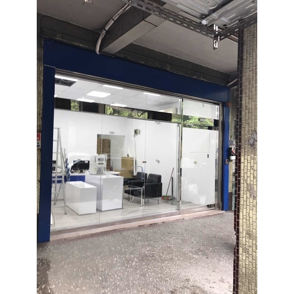 不鏽鋼亮面玻璃自動門