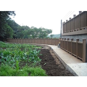 塑木棧道、欄杆