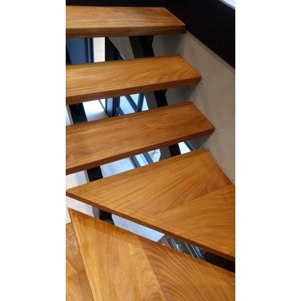 龍骨樓梯非洲柚木踏板,尼可企業社