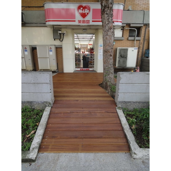 無障礙坡道 無障礙坡道,尼可企業社