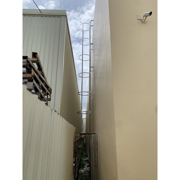 不鏽鋼爬梯,育鴻工程行