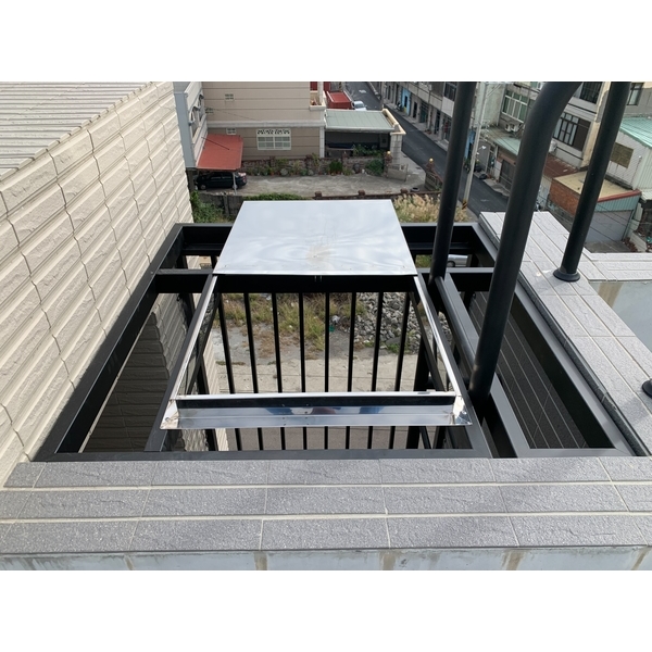 白鐵天窗,育鴻工程行