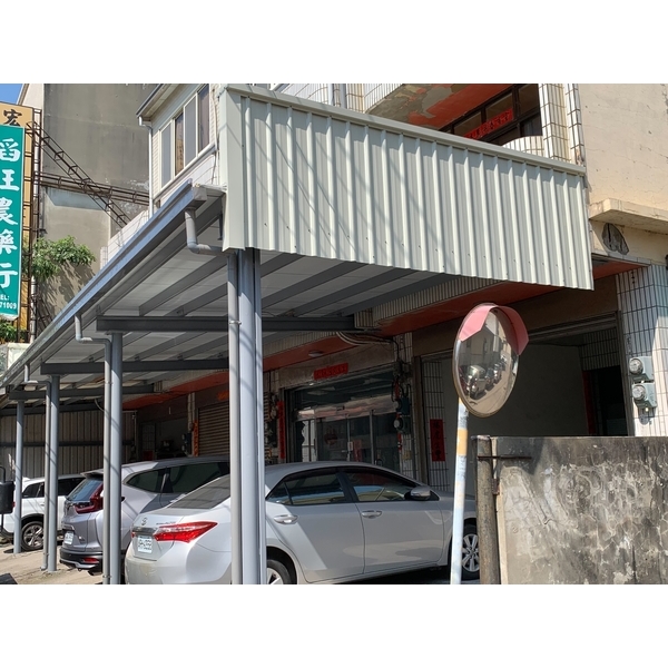 鐵皮屋採光罩-育鴻工程行