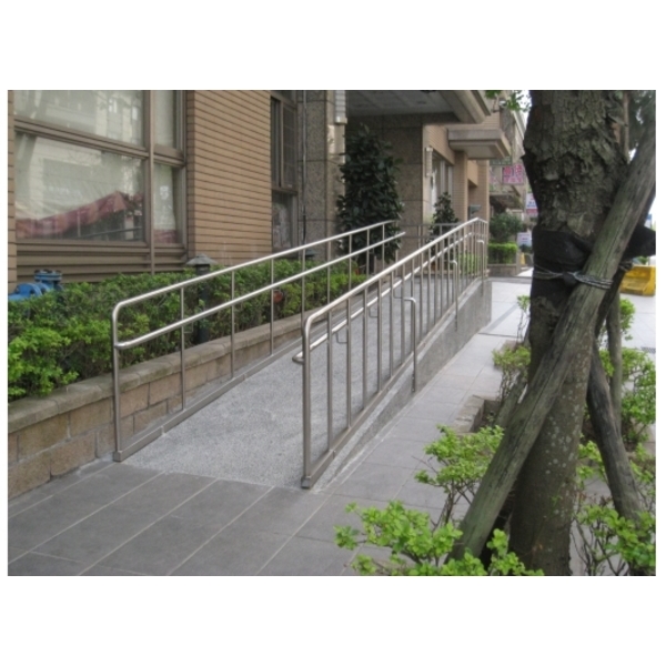 社區專案(一)~加設坡道-家葳企業有限公司