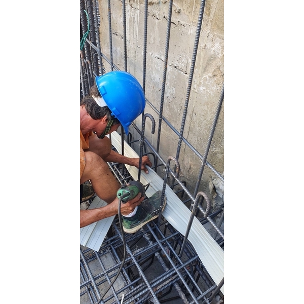 止水帶膨脹止水條按裝施工