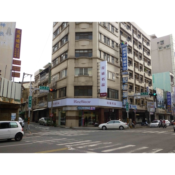 廣告招牌-奇威名品,諭越廣告工程有限公司