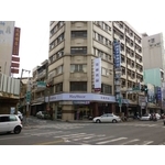 廣告招牌-奇威名品 - 諭越廣告工程有限公司