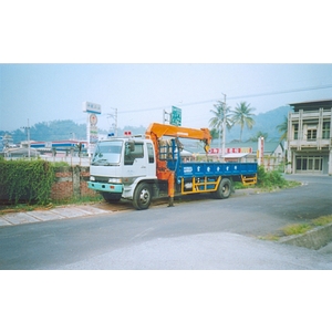 吊卡車 , 雲隆企業行