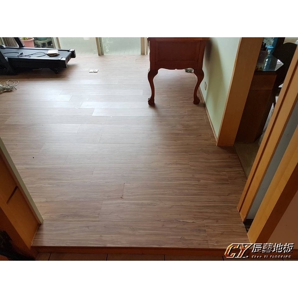 6.4寸超耐磨-赤松 6.4寸超耐磨-赤松-辰藝地板企業社