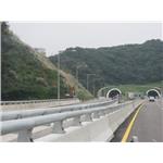 單層鋼管護欄 - 子強金屬工業有限公司