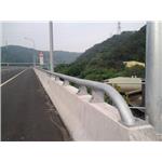 尾端鋼管護欄 - 子強金屬工業有限公司