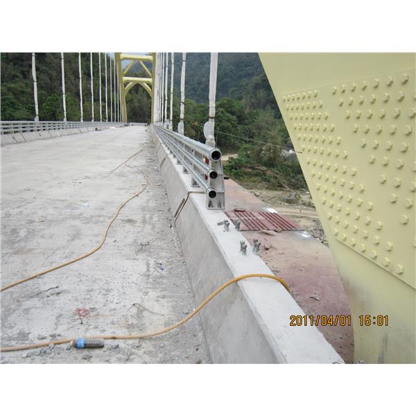 3層鋼管護欄,子強金屬工業有限公司