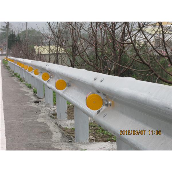 w型鋼鈑護欄,子強金屬工業有限公司