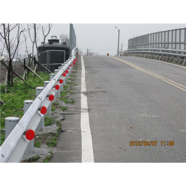 w型鋼鈑護欄,子強金屬工業有限公司