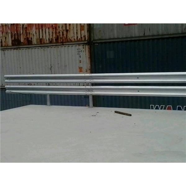 w型鋼鈑護欄 w型鋼鈑護欄,子強金屬工業有限公司