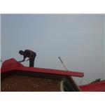 琉璃鋼瓦施工中 - 鑫誠鋼板材料行