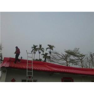 琉璃鋼瓦施工中