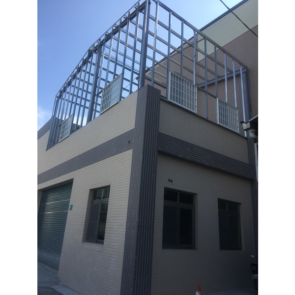 香魚黃裝潢板＆搭配線條鐵灰色,鑫誠鋼板材料行