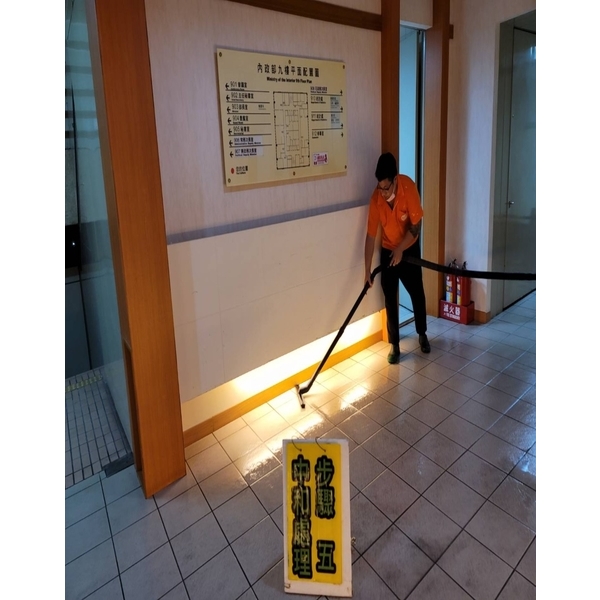 廁所及廊道止滑劑施工-玄閎科技有限公司