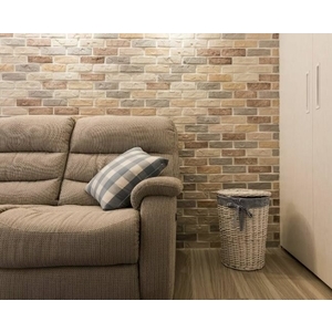 混色人造文化磚在居家沙發背牆後的溫馨表現 , 美綠裝飾建材有限公司