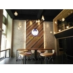 商業空間餐廳主牆挑高空間人造輕質石牆,無須泥作快速上牆,無石材重量施做困擾