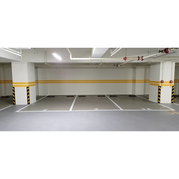 防撞條+車輪檔施工-旭宏國際有限公司