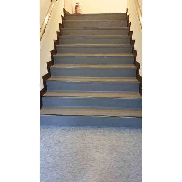 大園工業區服務中心(樓梯止滑板+鋁合金壓條)-晉源裝潢有限公司