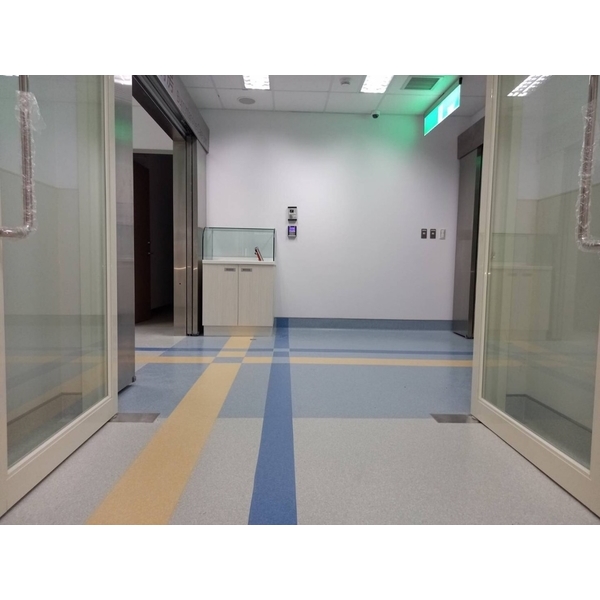 Armstrong晶盾無縫醫療級地板