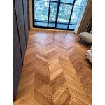 300條實木貼皮海島型魚骨拼 - 安傢木地板公司