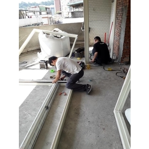 鐵工鋁門窗工程