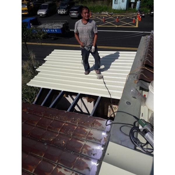 鐵工鋁門窗工程-鑫瑋工程有限公司